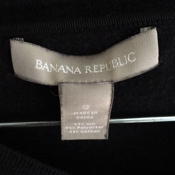BANANA REPUBLIC V-NECK - Picture 7 of 9